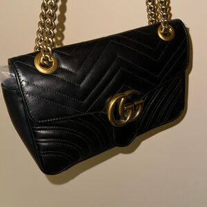 Gucci Marmont Medium size